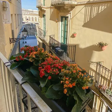 Artemide House - Bilocale Ortigia Wifi Apartment *
